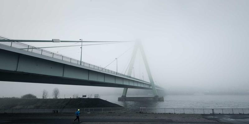 网络服务24：全天候技术支持与智能故障排除如何重塑企业运营